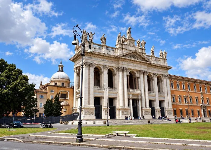 Lch-lateran Charming House